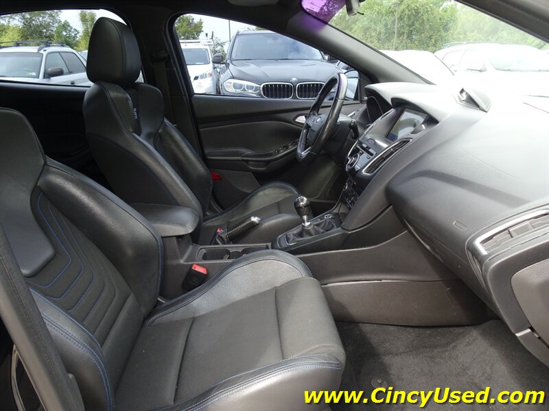 2017 Ford Focus RS - Photo 18 - Cincinnati, OH 45255
