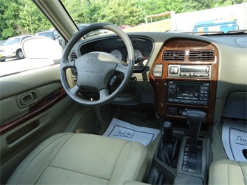 1999 INFINITI QX4   - Photo 7 - Cincinnati, OH 45255