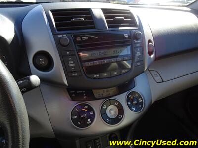 2008 Toyota RAV4 Limited - Photo 18 - Cincinnati, OH 45255