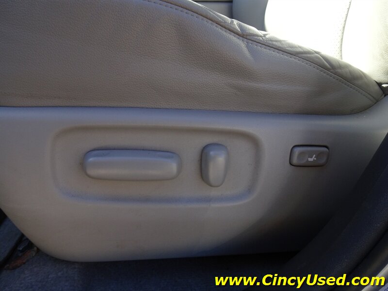 2008 Toyota RAV4 Limited - Photo 29 - Cincinnati, OH 45255