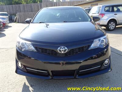 2014 Toyota Camry SE   - Photo 2 - Cincinnati, OH 45255