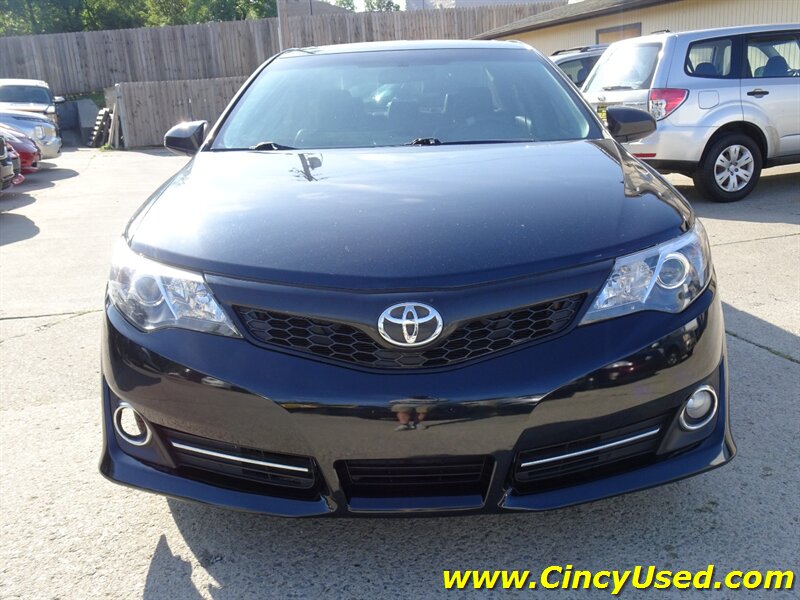 2014 Toyota Camry SE - Photo 2 - Cincinnati, OH 45255