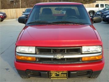 2002 Chevrolet S-10 LS   - Photo 2 - Cincinnati, OH 45255