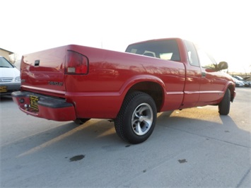 2002 Chevrolet S-10 LS   - Photo 13 - Cincinnati, OH 45255