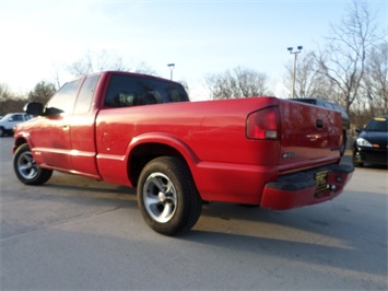 2002 Chevrolet S-10 LS   - Photo 12 - Cincinnati, OH 45255