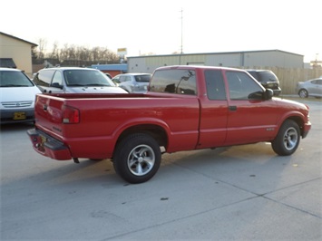 2002 Chevrolet S-10 LS   - Photo 6 - Cincinnati, OH 45255