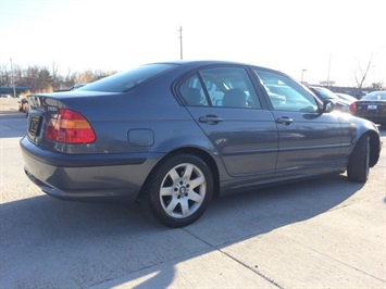 2003 BMW 3 Series 325i   - Photo 13 - Cincinnati, OH 45255