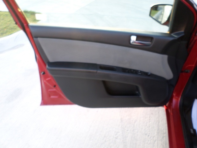 2011 Nissan Sentra SR - Photo 20 - Cincinnati, OH 45255