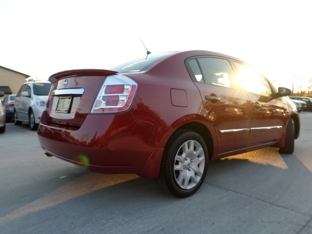 2011 Nissan Sentra SR - Photo 13 - Cincinnati, OH 45255