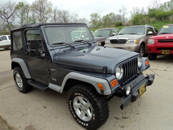 2002 Jeep Wrangler Sport   - Photo 1 - Cincinnati, OH 45255