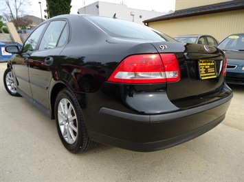 2004 Saab 9-3   - Photo 12 - Cincinnati, OH 45255