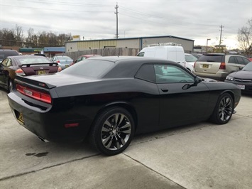 2014 Dodge Challenger SRT8   - Photo 6 - Cincinnati, OH 45255