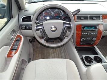 2008 Chevrolet Avalanche LT   - Photo 6 - Cincinnati, OH 45255