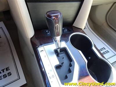 2014 Toyota Camry XLE V6   - Photo 17 - Cincinnati, OH 45255