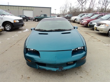 1995 CHEVROLET CAMERO   - Photo 2 - Cincinnati, OH 45255