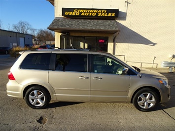 2009 Volkswagen Routan SEL Premium   - Photo 3 - Cincinnati, OH 45255