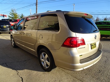 2009 Volkswagen Routan SEL Premium   - Photo 11 - Cincinnati, OH 45255