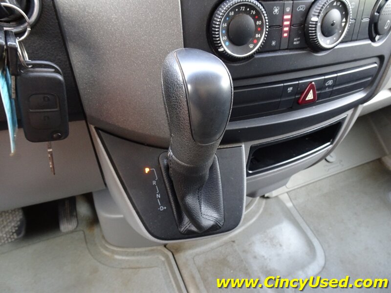 2007 Dodge Sprinter 3500 Bluetec 3.0L V6 RWD - Photo 14 - Cincinnati, OH 45255