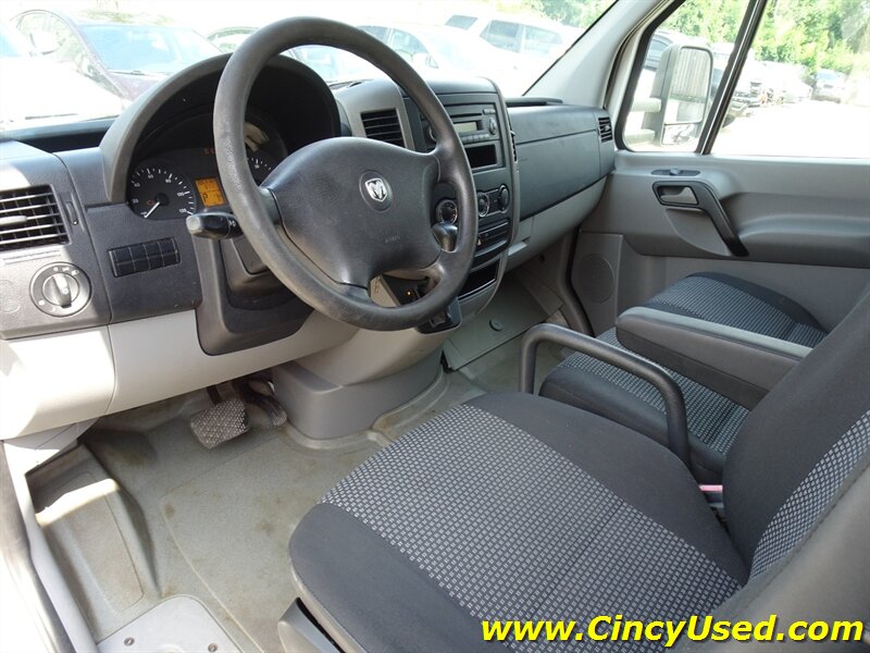 2007 Dodge Sprinter 3500 Bluetec 3.0L V6 RWD - Photo 12 - Cincinnati, OH 45255