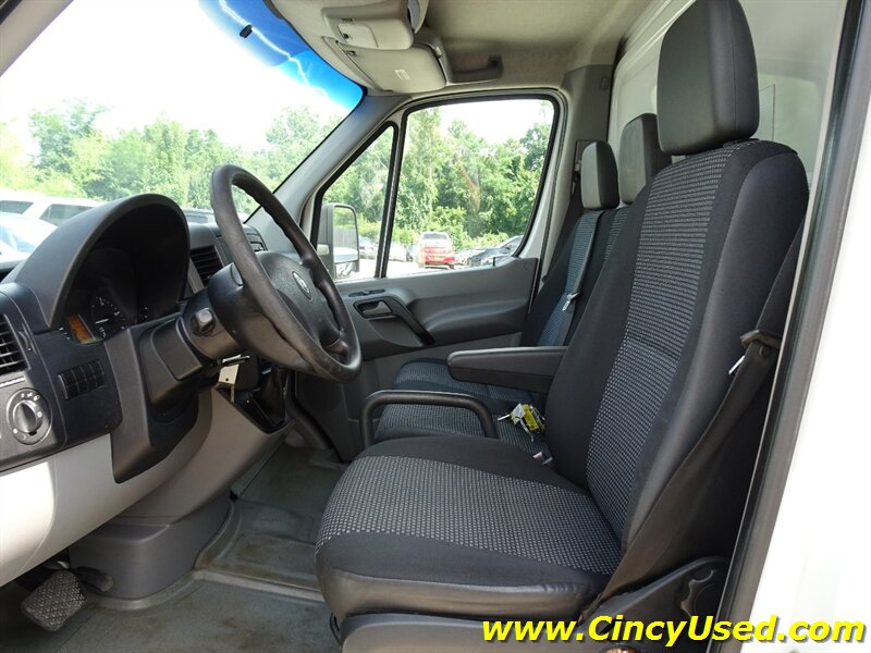 2007 Dodge Sprinter 3500 Bluetec 3.0L V6 RWD - Photo 11 - Cincinnati, OH 45255
