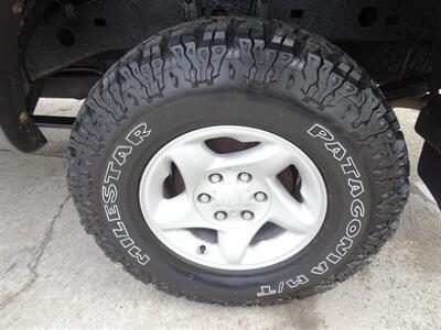 2003 Toyota Tundra SR5  4.7L V8 4X4 - Photo 28 - Cincinnati, OH 45255