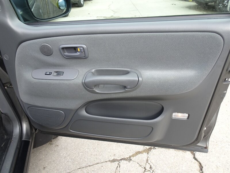 2003 Toyota Tundra SR5  4.7L V8 4X4 - Photo 22 - Cincinnati, OH 45255