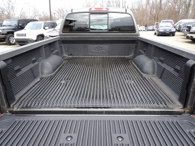 2003 Toyota Tundra SR5  4.7L V8 4X4 - Photo 25 - Cincinnati, OH 45255