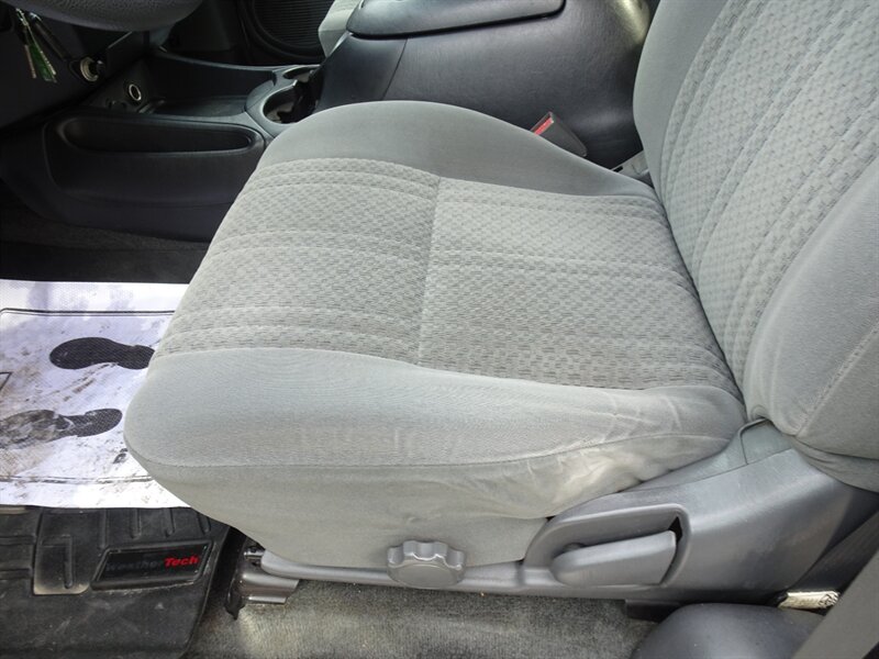 2003 Toyota Tundra SR5  4.7L V8 4X4 - Photo 23 - Cincinnati, OH 45255