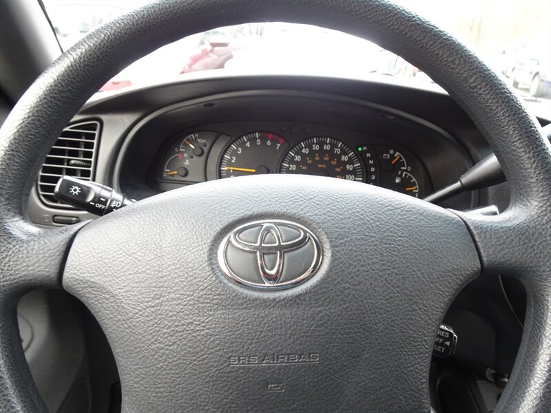 2003 Toyota Tundra SR5  4.7L V8 4X4 - Photo 9 - Cincinnati, OH 45255