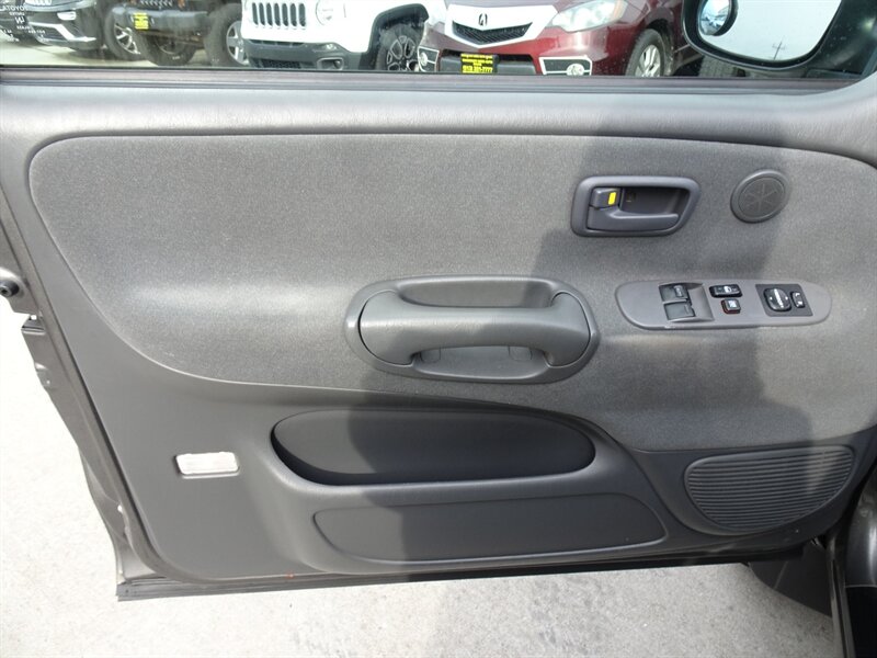 2003 Toyota Tundra SR5  4.7L V8 4X4 - Photo 21 - Cincinnati, OH 45255