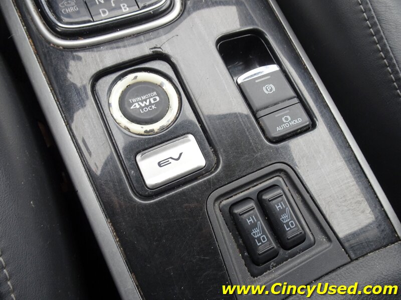 2018 Mitsubishi Outlander PHEV SEL - Photo 14 - Cincinnati, OH 45255