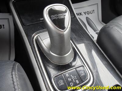 2018 Mitsubishi Outlander PHEV SEL - Photo 15 - Cincinnati, OH 45255
