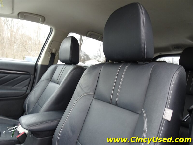 2018 Mitsubishi Outlander PHEV SEL - Photo 11 - Cincinnati, OH 45255