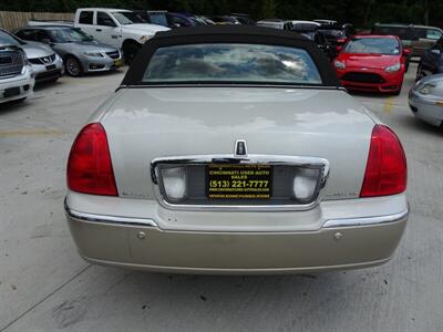 2005 Lincoln Town Car Signature Limited 4.6L V8 RWD - Photo 5 - Cincinnati, OH 45255