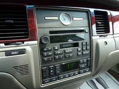 2005 Lincoln Town Car Signature Limited 4.6L V8 RWD - Photo 20 - Cincinnati, OH 45255