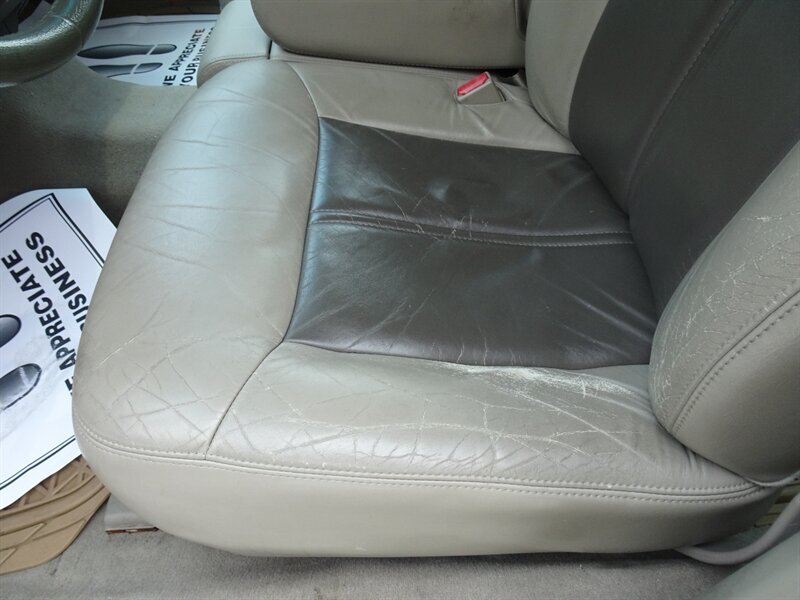 2005 Lincoln Town Car Signature Limited 4.6L V8 RWD - Photo 16 - Cincinnati, OH 45255