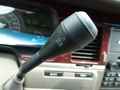 2005 Lincoln Town Car Signature Limited 4.6L V8 RWD - Photo 21 - Cincinnati, OH 45255