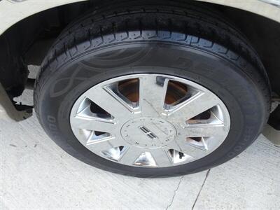 2005 Lincoln Town Car Signature Limited 4.6L V8 RWD - Photo 28 - Cincinnati, OH 45255