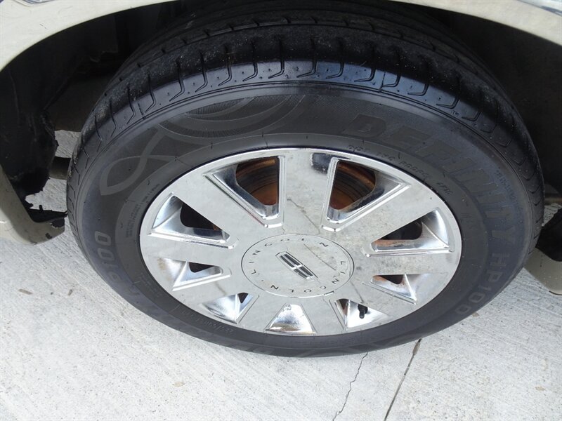 2005 Lincoln Town Car Signature Limited 4.6L V8 RWD - Photo 28 - Cincinnati, OH 45255