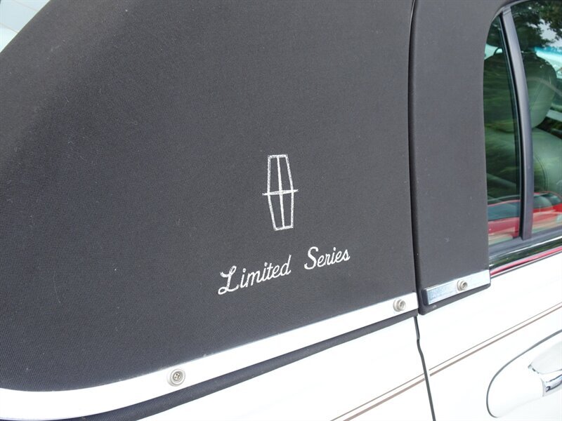 2005 Lincoln Town Car Signature Limited 4.6L V8 RWD - Photo 17 - Cincinnati, OH 45255