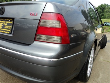 2004 Volkswagen Jetta GLI   - Photo 18 - Cincinnati, OH 45255