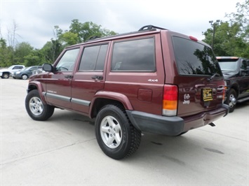 2000 Jeep Cherokee Sport   - Photo 12 - Cincinnati, OH 45255