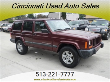 2000 Jeep Cherokee Sport   - Photo 1 - Cincinnati, OH 45255