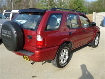 2000 Isuzu Rodeo LS   - Photo 6 - Cincinnati, OH 45255