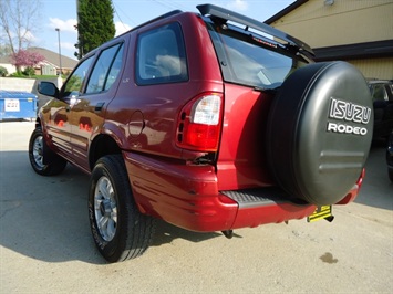 2000 Isuzu Rodeo LS   - Photo 12 - Cincinnati, OH 45255