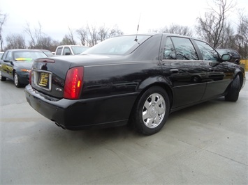 2002 Cadillac DeVille DTS   - Photo 13 - Cincinnati, OH 45255