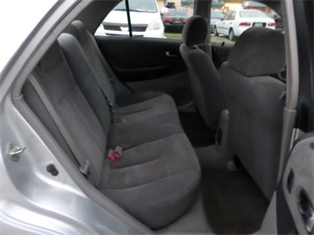 2002 Mazda Protege ES   - Photo 9 - Cincinnati, OH 45255