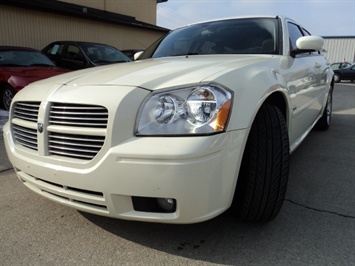 2005 Dodge Magnum RT - Photo 11 - Cincinnati, OH 45255