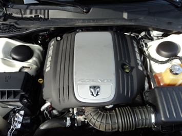 2005 Dodge Magnum RT - Photo 32 - Cincinnati, OH 45255