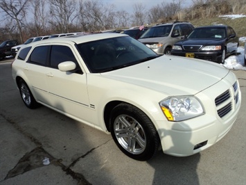 2005 Dodge Magnum RT - Photo 1 - Cincinnati, OH 45255